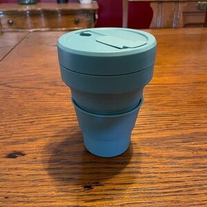 Stojo Collapsible Travel Cup in Light Green